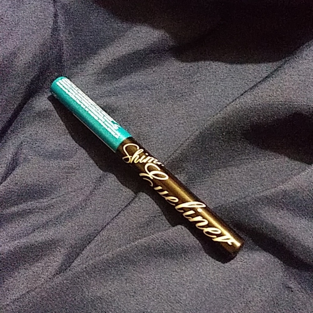 Shimmer eyeliner!